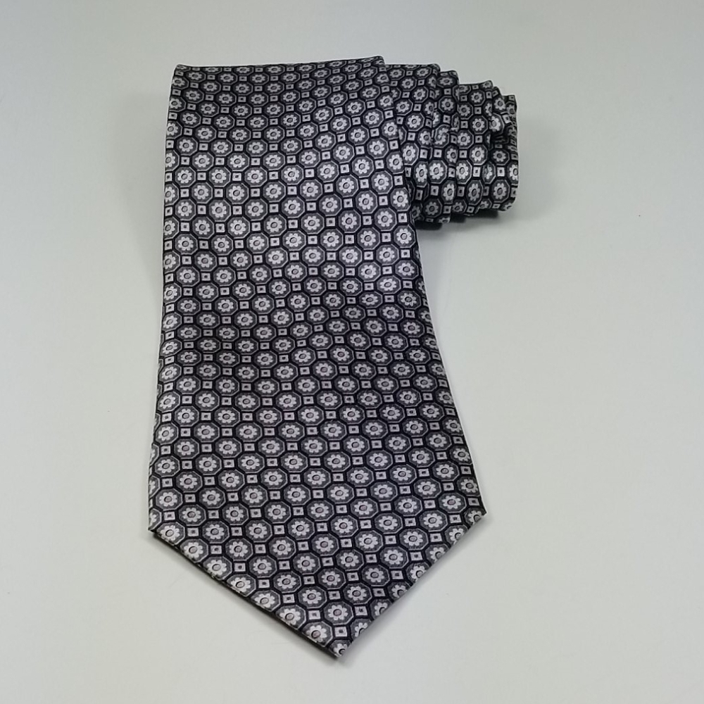 Pierre Cardin Beautiful Classic 100% Silk Tie